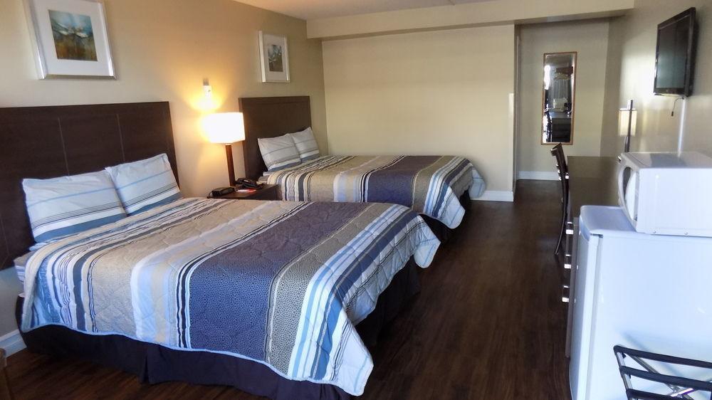 Econo Lodge Miramichi Exterior photo